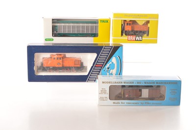 Lot 413 - Continental HO Gauge Diesel Shunting Locomotives and Freight Stock (4)