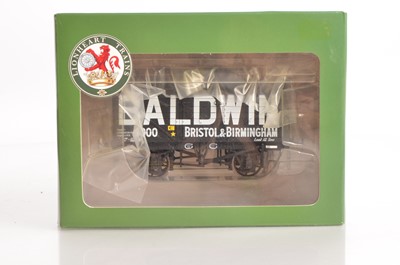 Lot 419 - Lionheart 0 Gauge Trains 325 Baldwin 7-Plank Open wagon with 3 Coke Rails