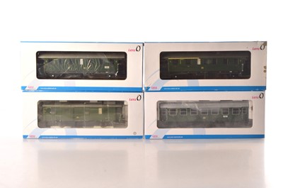 Lot 461 - Lenz 0 Gauge Group of 4/6 wheel DB Passenger coaches (4)