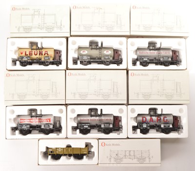 Lot 471 - 0 Scale Models (Germany) 0 Gauge modern issue Continental outline Freight cars (7)