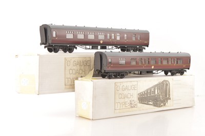Lot 493 - Unknown make Kitbuilt 0 Gauge Finescale pair of BR Mk1 Maroon Passenger Coaches (2)