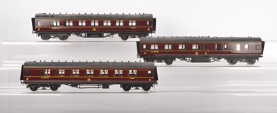 Lot 525 - Westdale or similar Kitbuilt 0 Gauge Finescale Trio of LMS side Corridor Passenger coaches (2)