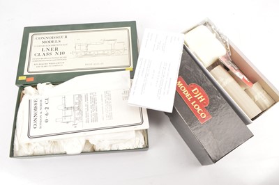 Lot 558 - DJH/Connoisseur Models 0 Gauge Finescale pair of steam outline Locomotive Kits (2)