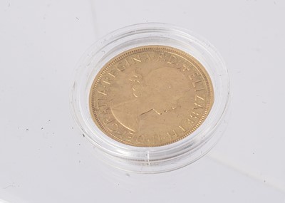 Lot 2 - An Elizabeth II full gold sovereign