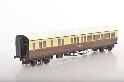 Lot 585 - Unknown make 0 Gauge Finescale Kitbuilt pair of GWr Passenger coaches (2)