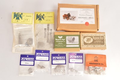 Lot 595 - 0 Gauge whitemetal unmade kits by Bygone Age and Duncan Models and various unpainted Figures by Phoenix and other makers (10)