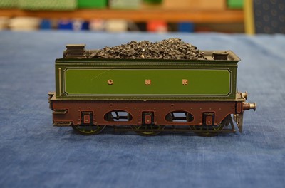 Lot 608 - Kitbuilt Finescale 0 Gauge 4-2-2 Loco & Tender Lined green class GNR Sterling single