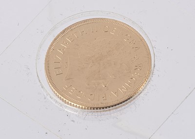 Lot 10 - An Elizabeth II full gold sovereign