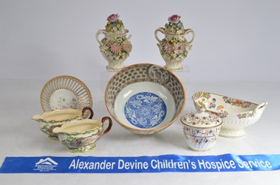 Lot 36 - An assortment of English ceramics