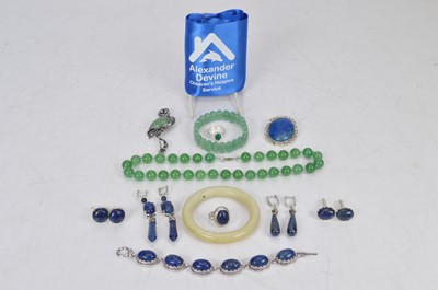 Lot 59 - Assortment of jewellery