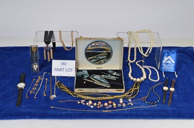Lot 60 - Assortment of cosmetic jewellery