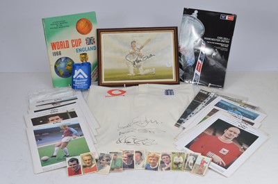 Lot 91 - Autographed English cricket team jersey (large) plus other sporting items