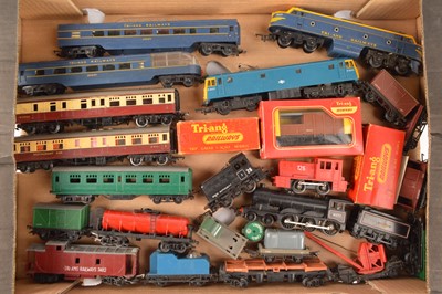 Lot 7 - Tri-ang and early Hornby Locomotives coaches and wagons (26)
