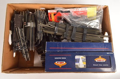 Lot 51 - Hornby 00 gauge  Series 6 track pieces (200+)