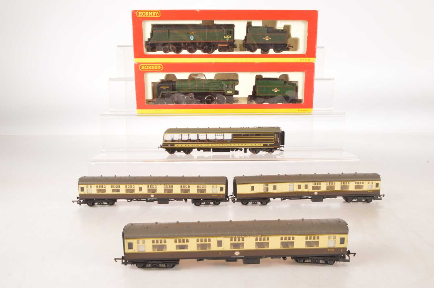 Lot 62 - Hornby Locomotives  and coaches  00 gauge   (6)