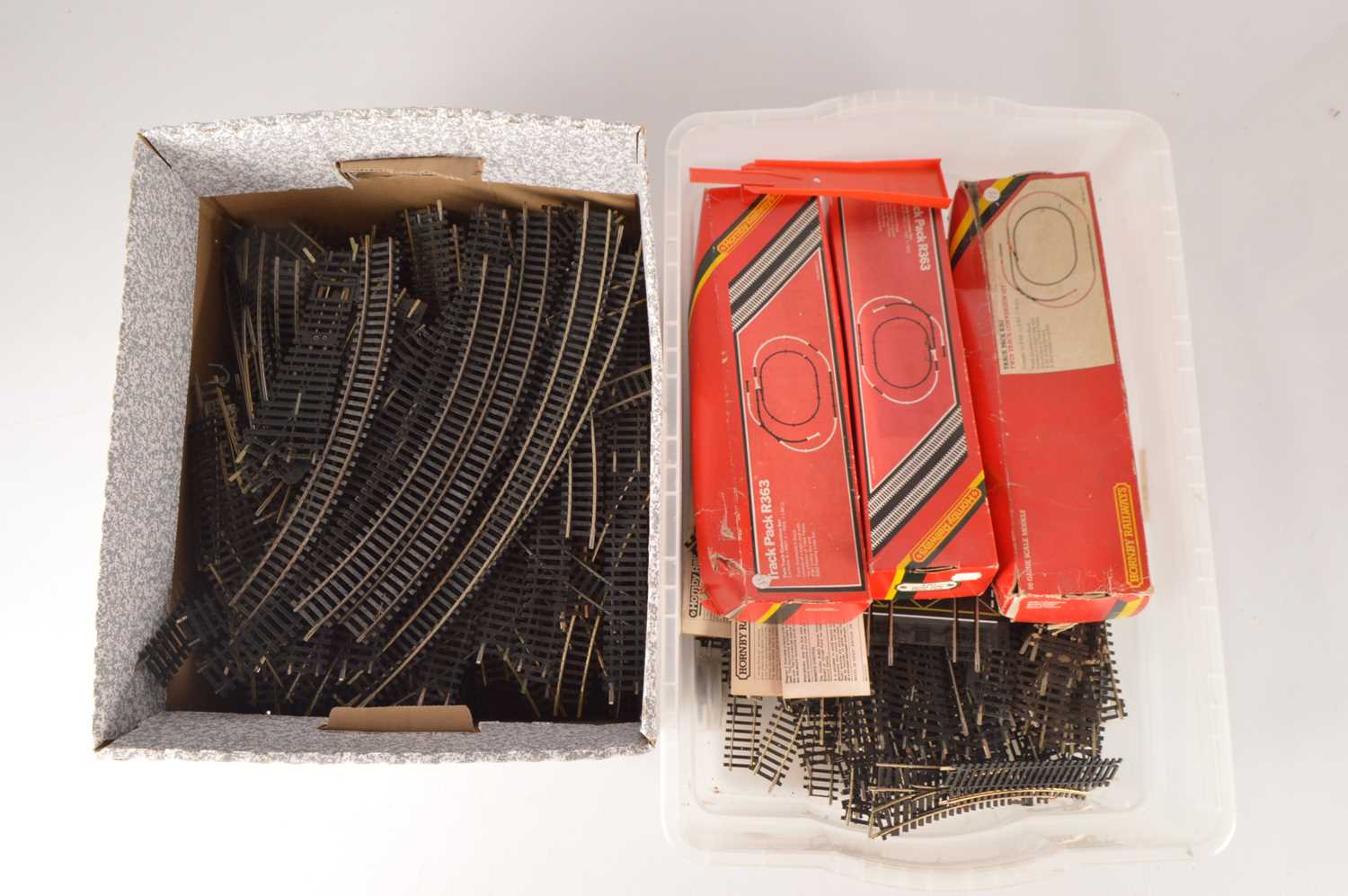 Lot 67 - Hornby modern track 00 gauge (345)