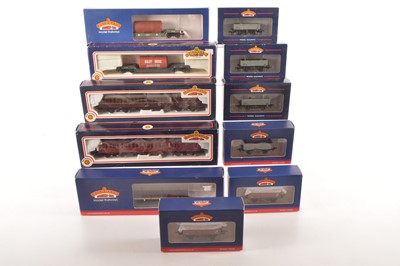 Lot 72 - Bachmann Branchline 00 gauge Coaches and wagons in original boxes (11)