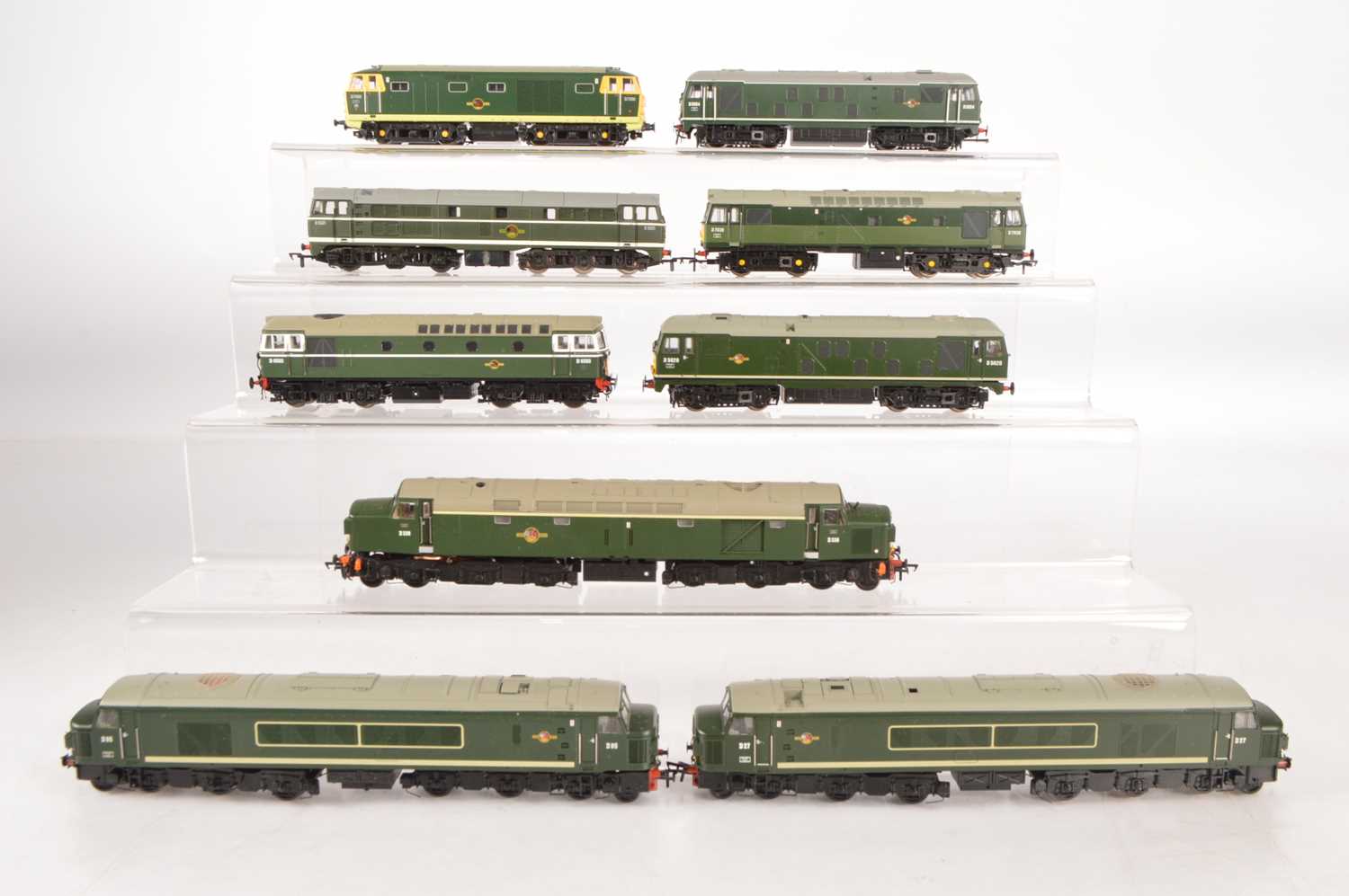 Lot 82 - Bachmann Airfix Heljan 00 gauge modern Diesel locomotives all in BR green liveries (9)