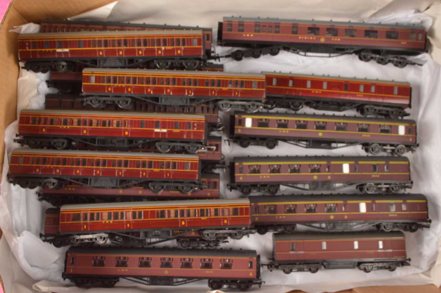 Lot 95 - Airfix Lima Mainline and other coaches and vans all in LMS maroon liveries 00 gauge (18)