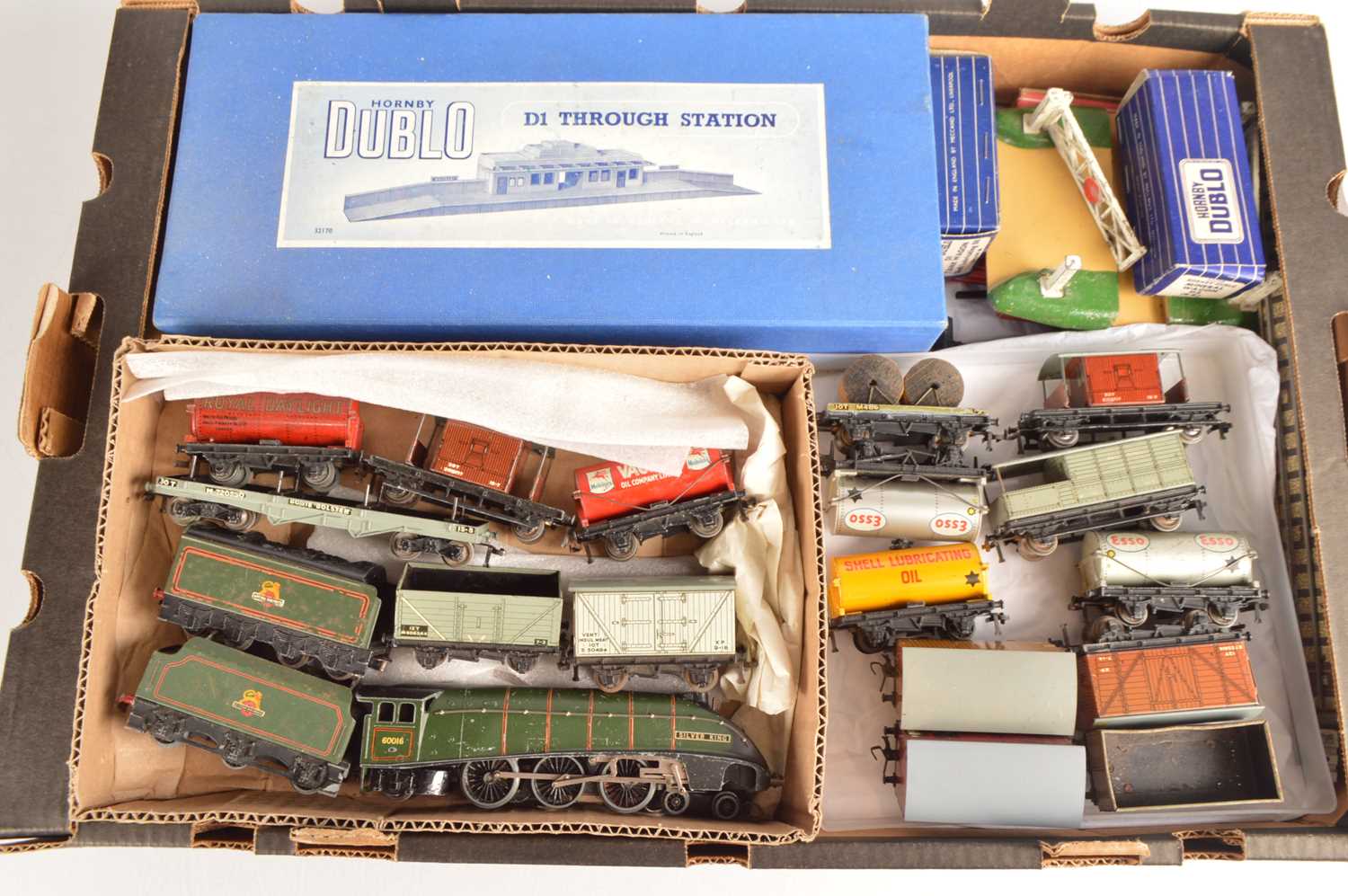 Lot 103 - Hornby-Dublo 00 Gauge 3-Rail Locomotive Passenger Coaches Goods Wagons Station and other Accessories (qty)