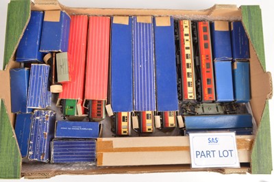 Lot 108 - Hornby-Dublo 00 Gauge mostly boxed 3-Rail tinplate Coaches and wagons (40+)