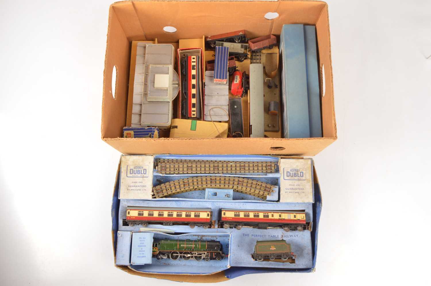 Lot 110 - Hornby-Dublo 00 gauge 3 and 2 rail set with buildings and accessories (qty in 1 box)