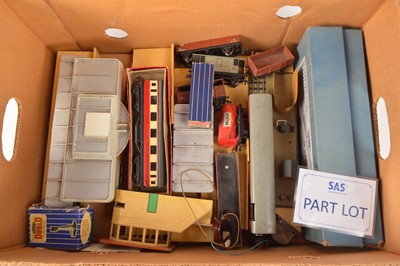 Lot 110 - Hornby-Dublo 00 gauge 3 and 2 rail set with buildings and accessories (qty in 1 box)