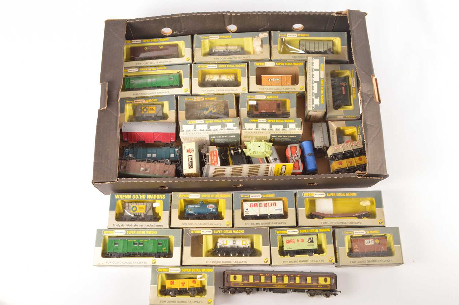 Lot 116 - Wrenn 00 Gauge boxed and unboxed 00 Gauge wagons and unboxed Pullman Coach (41, 22 boxed)