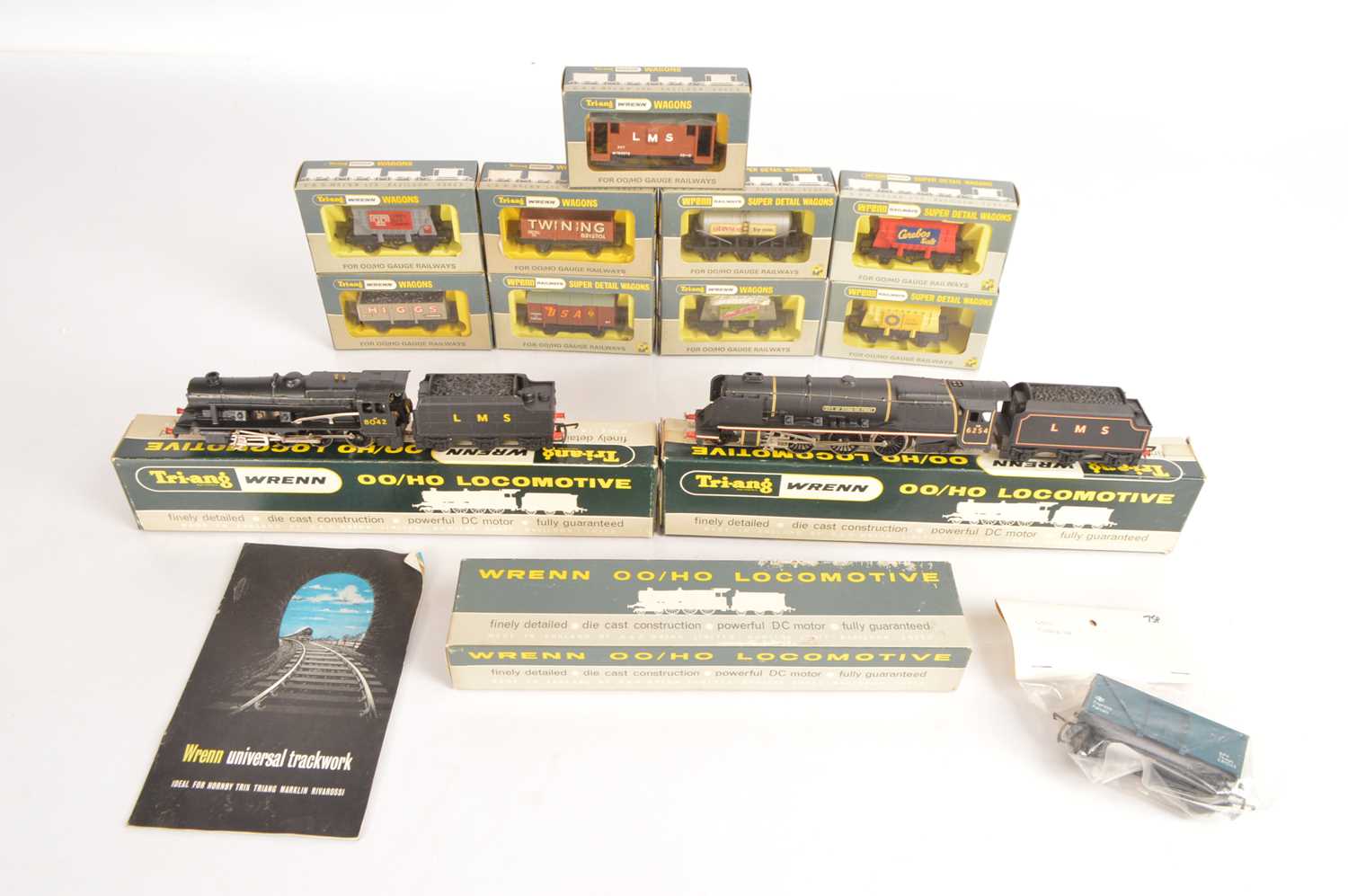 Lot 117 - Tri-ang Wrenn and Wrenn 00 Gauge mostly boxed Locomotives and Goods Rolling stock (14)