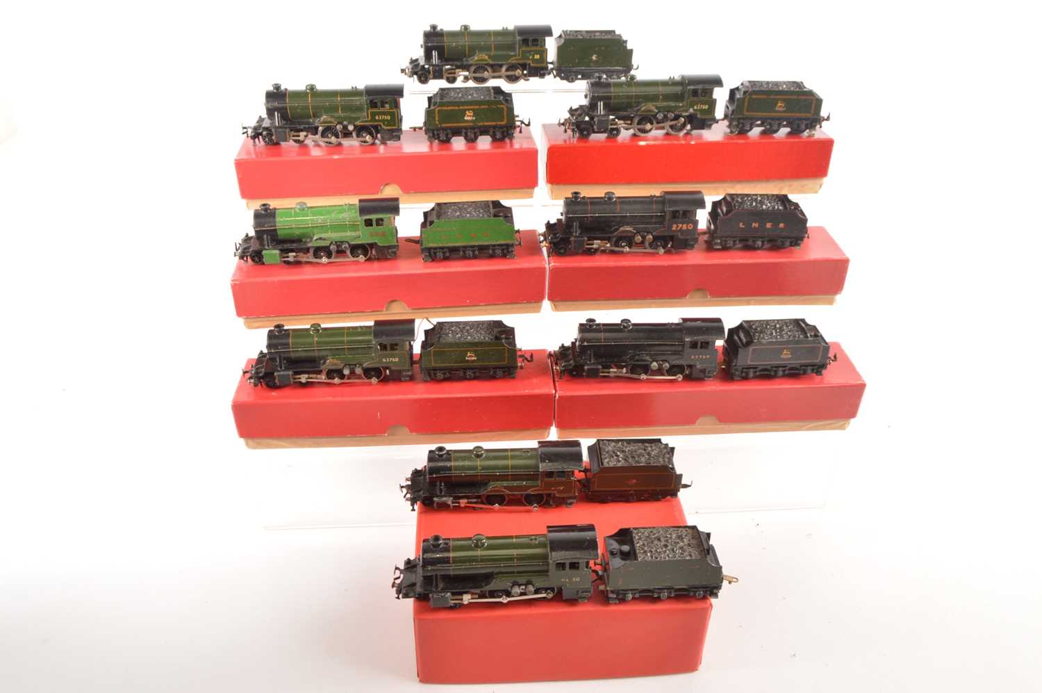 Lot 123 - Trix 00 Gauge 1950's AC and two DC 4-4-0 'Pytchley' Locomotives and tenders (7)