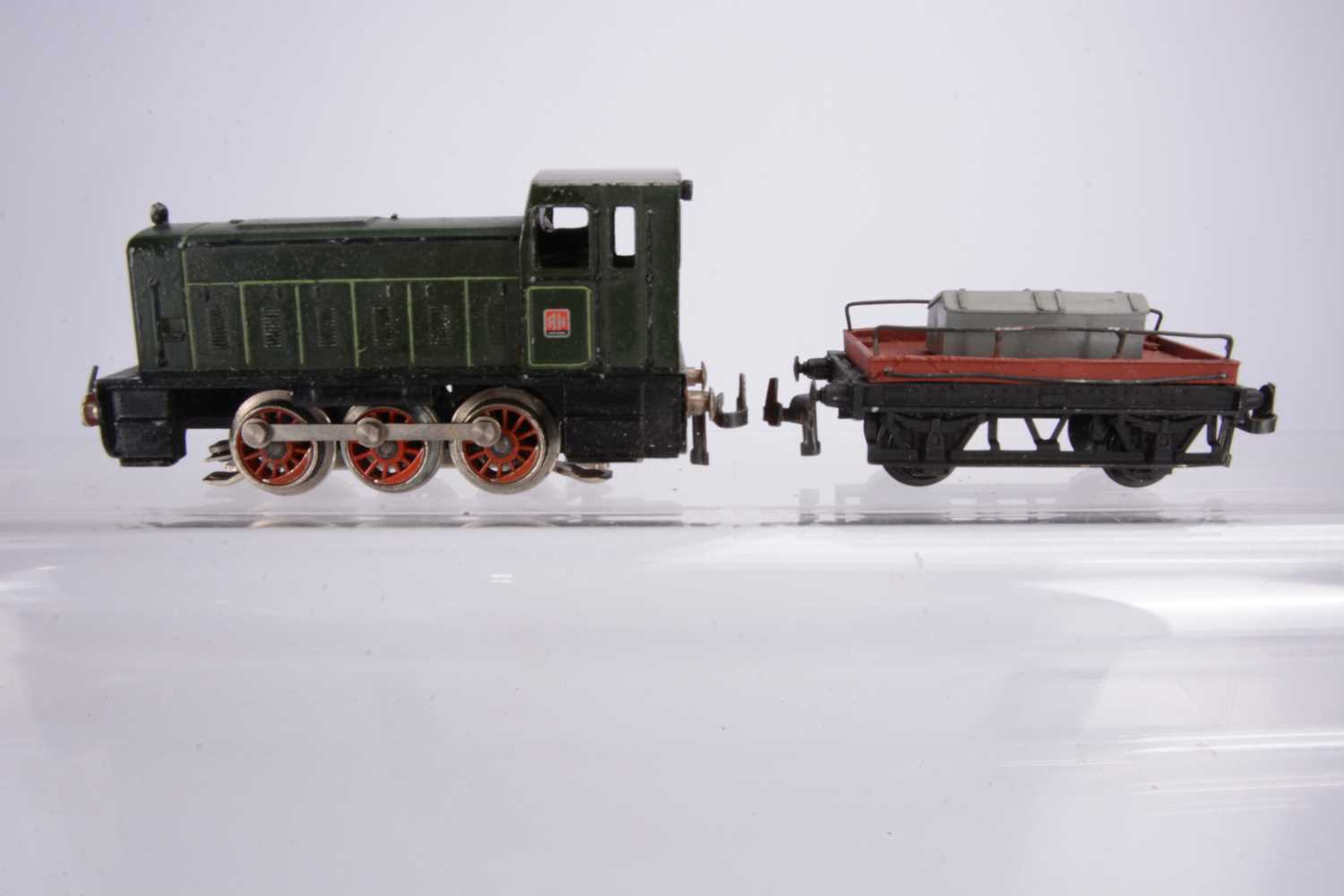 Lot 132 - Trix 00 Gauge 244 Diesel Shunter Set