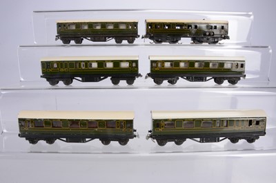 Lot 134 - Trix 00 Gauge pre-war Southern Railway green 6-Car  Portsmouth EMU Electric Multiple Unit (6)