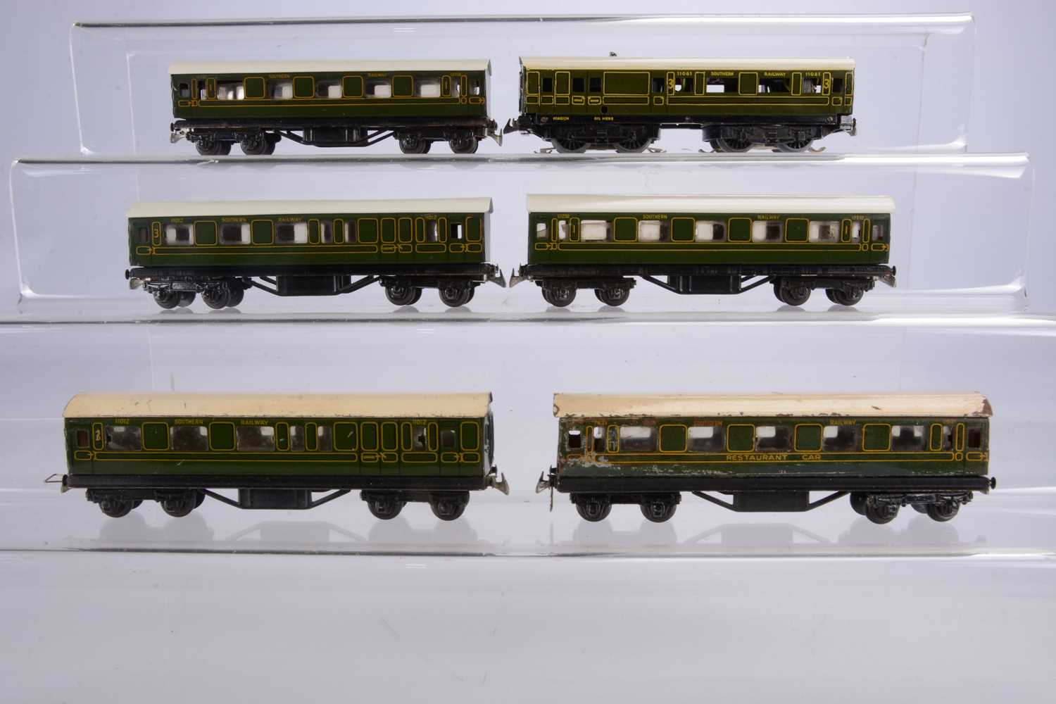 Lot 135 - Trix 00 Gauge pre-war Southern Railway green 6-Car Portsmouth EMU Electric Multiple Unit (6)