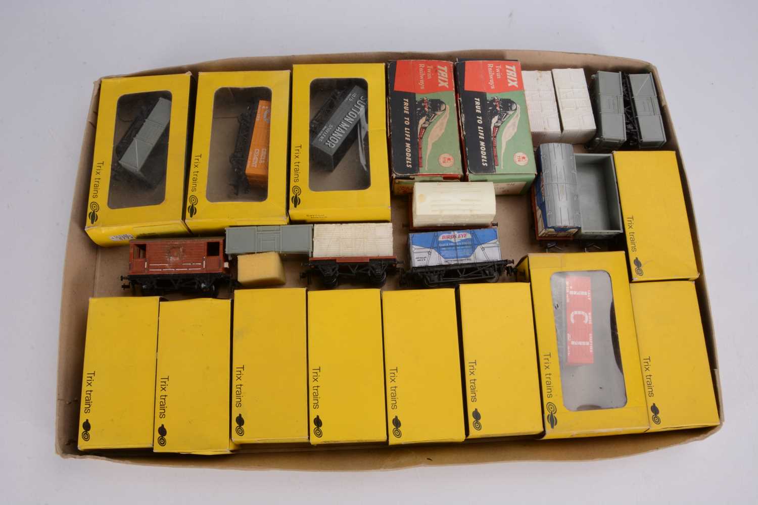 Lot 145 - Late Trix 00 Gauge boxed  plastic BR goods wagons (25)