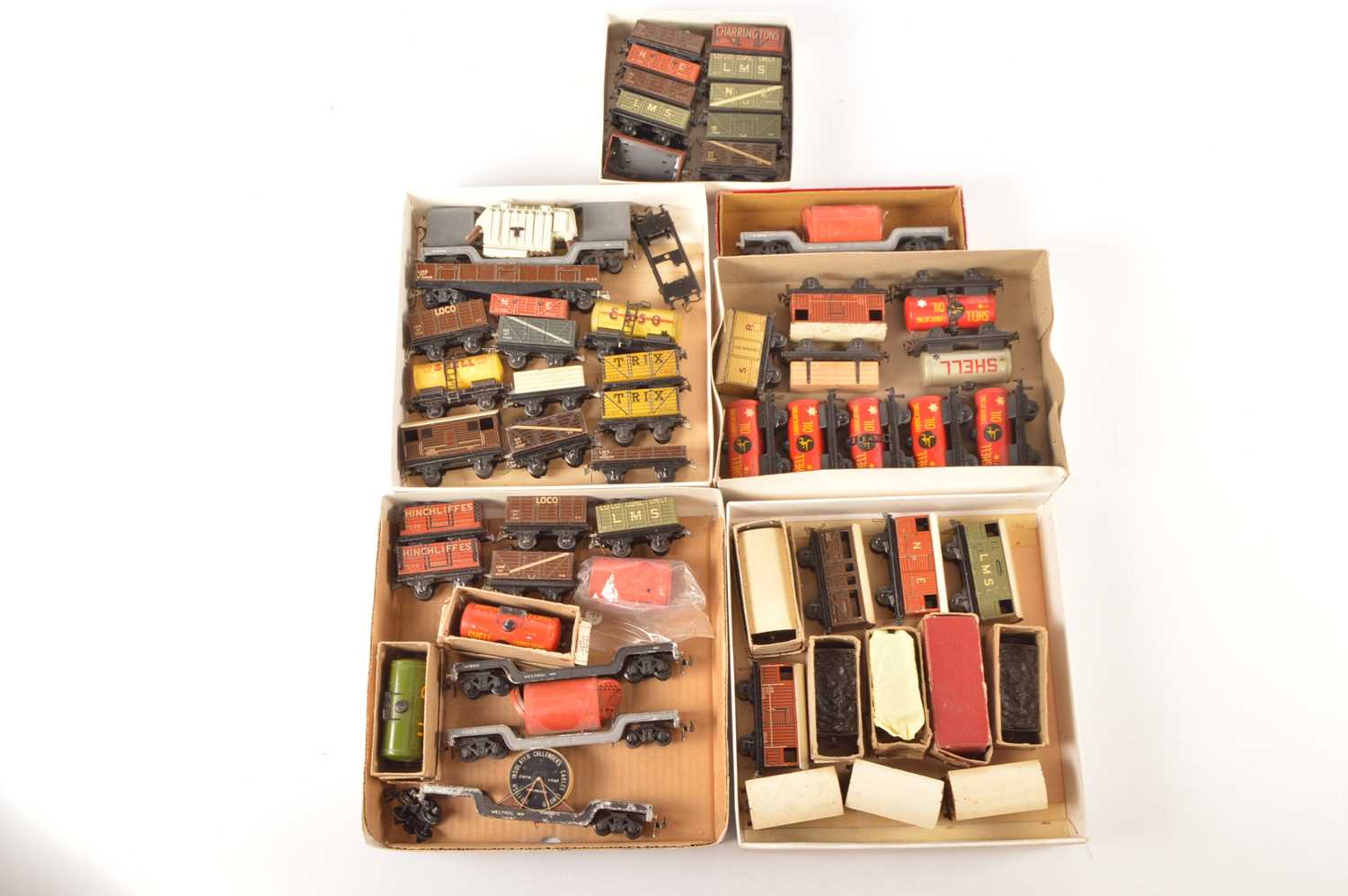 Lot 146 - Trix 00  Gauge unboxed pre and post war Tinplate Goods wagons (55)