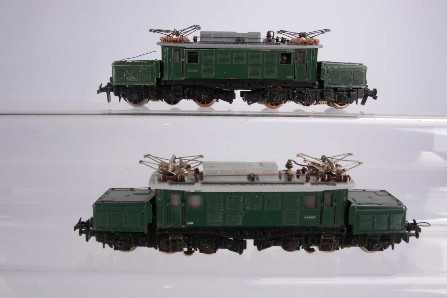 Lot 169 - Pair of Trix HO Gauge DB green E94007  E-Lok 'Crocodile' Twin Pantograph Electric Locomotives (2)