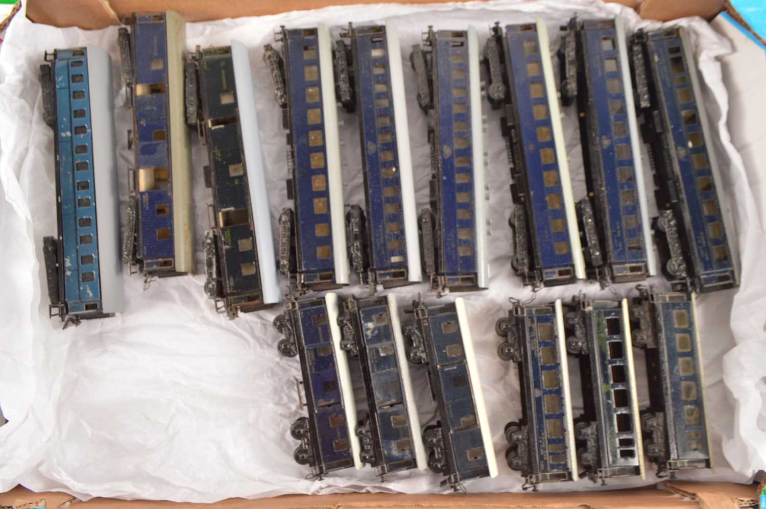 Lot 175 - Trix HO Gauge pre and post war early tin Wagon Lits short and full length bogies Coaches