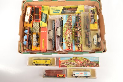 Lot 179 - Trix HO Gauge boxed Goods Rolling Stock (18)