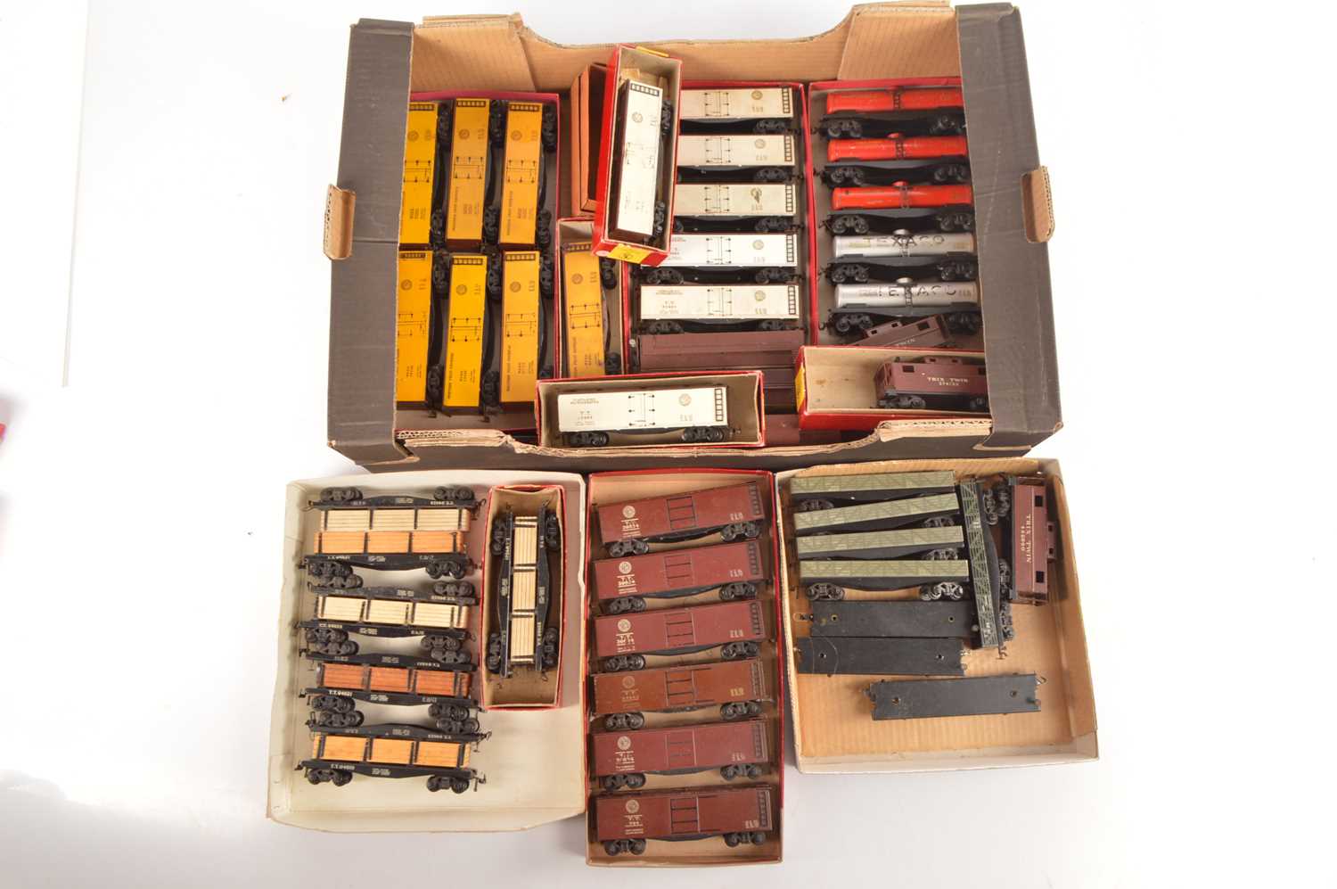 Lot 187 - Trix HO Gauge American Outline Rolling Stock (50)