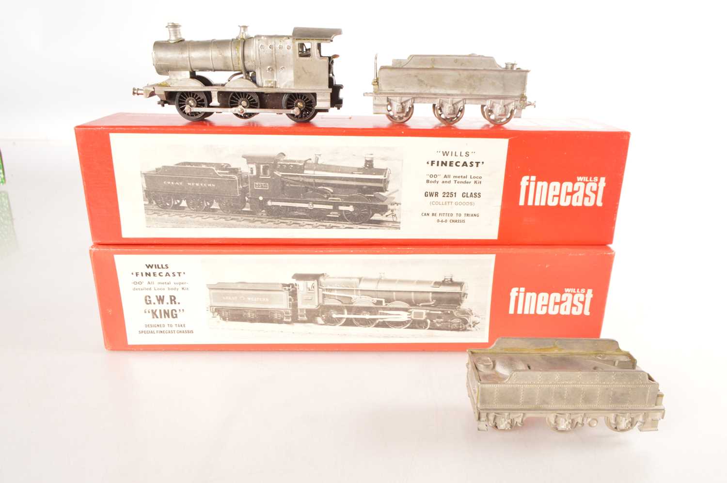Lot 191 - Pair of Will's Finecast 00 Gauge GWR Locomotives and Tenders one Kit Built other unmade with separate kitbuilt Tender (3)