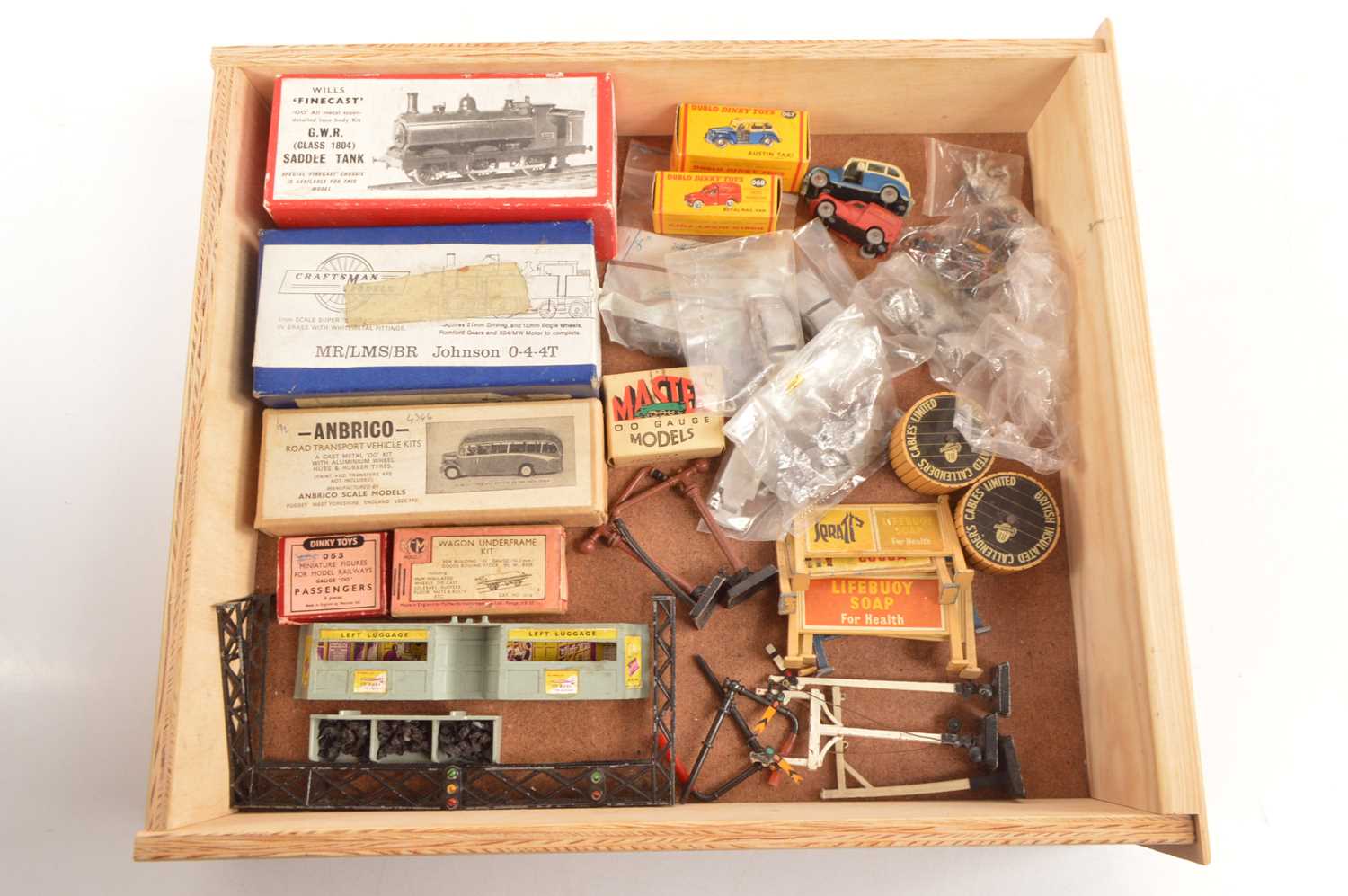 Lot 194 - 00 Gauge part built kit Locomotive models unmade Anbrico and Springside white metal car kits Dublo Dinky vehicles Hornby Station Hoardings and Master Models lineside Accessories (31+ loose figures)