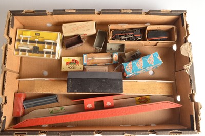 Lot 195 - Trix Master Models Hailey Crescent and Graham Farish 00 Gauge Locomotive and Accessories (16)