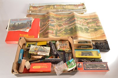 Lot 201 - 00 Gauge boxed and unboxed Locomotives by Graham Farish Lima and Trix and Wrenn Bachmann and Peco Wagons and various Accessories by Master Models and Airfix and catalogues and ephemera (qty)