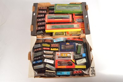 Lot 205 - Hornby Lima Replica and other Locomotives coaches and wagons 00 gauge (54)