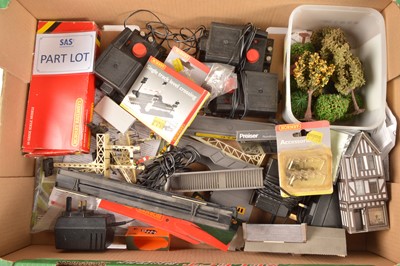 Lot 207 - Hornby and other 00 gauge Track scenic accessories and Resin display models (qty in 2 boxes)