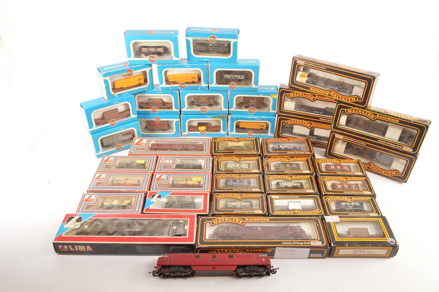 Lot LIMA HO : 2 Locomotives Et 8 Wagons CAPITOLE – Modélisme Ferroviaire état TB