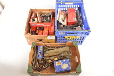 Lot 218 - Hornby Dublo Tri-ang and other 00 gauge Locomotives rolling stock and track (qty in 3 boxes)