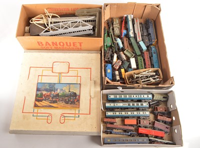Lot 219 - Hornby Dublo Tri-ang and other 00 gauge Locomotives rolling stock and track (qty in 4 boxes)