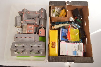 Lot 224 - Assorted Metcalfe 00 gauge Scenic buildings with track wagons and controllers (qty in 2 boxes)