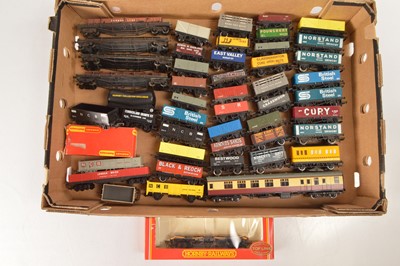 Lot 225 - Hornby Bachmann Mainline and other freight and passenger rolling stock 00 gauge (48)
